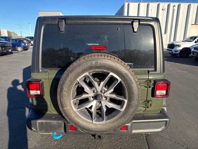 Used 2024 Jeep Wrangler Unlimited w/ Convenience Group AWD/4WD image 8