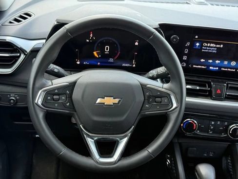 Certified 2025 Chevrolet TrailBlazer LT w/ LT Cold Weather Package FWD image 15