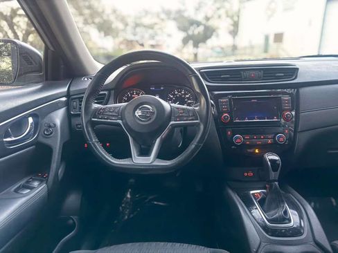 Used 2018 Nissan Rogue SV image 13