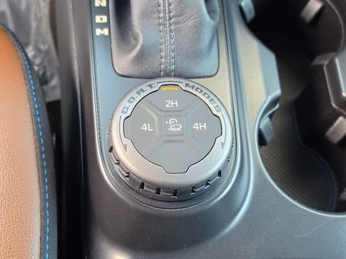 Used 2024 Ford Bronco Outer Banks AWD/4WD image 25
