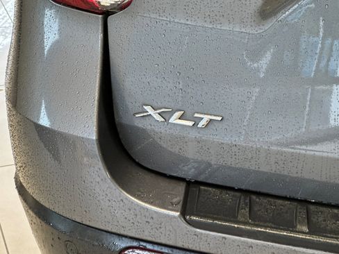 Used 2021 Ford Explorer XLT image 28