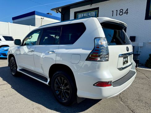 Used 2020 Lexus GX 460 Premium image 3