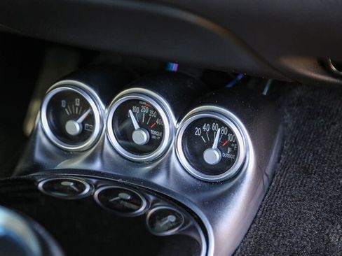 Used 2005 Chevrolet SSR w/ Preferred Equipment Group image 31