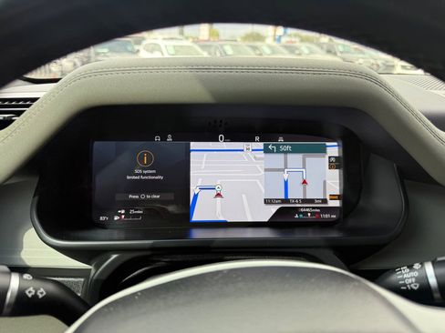 Used 2020 Land Rover Defender 110 First Edition image 21