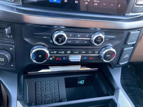 Used 2024 Ford F350 Lariat w/ Chrome Package image 31