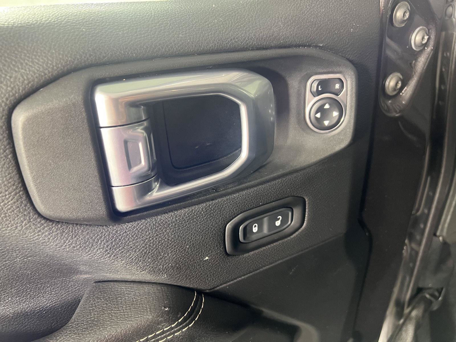 Used 2021 Jeep Wrangler Unlimited Sahara w/ Cold Weather Group AWD/4WD image 25