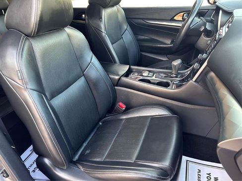 Used 2021 Nissan Maxima 3.5 SV w/ Floor Mat Group FWD image 13