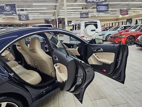 Used 2018 Mercedes-Benz CLA 250 image 14