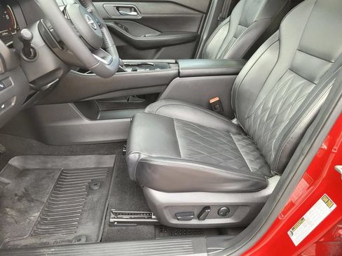Used 2024 Nissan Rogue Platinum w/ Platinum Premium Package FWD image 19