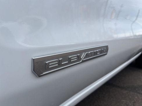 Used 2025 GMC Sierra 1500 Elevation image 10