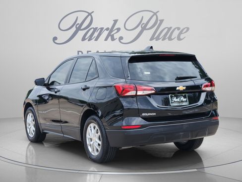 Used 2024 Chevrolet Equinox LS w/ Driver Confidence II Package FWD image 3