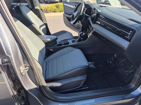 Used 2025 Volkswagen Jetta SE w/ Sunroof Package FWD image 24
