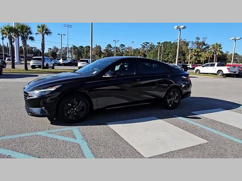 Used 2023 Hyundai Elantra Blue image 25