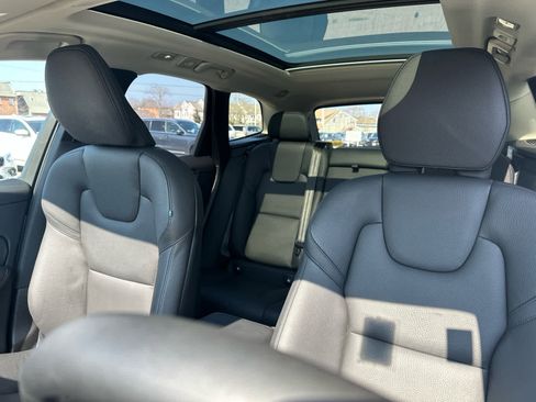 Used 2025 Volvo XC60 B5 Plus image 14