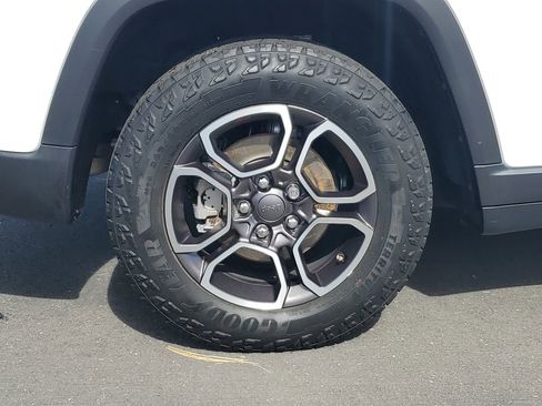 Used 2022 Jeep Grand Cherokee Trailhawk w/ Luxury Tech Group III image 7