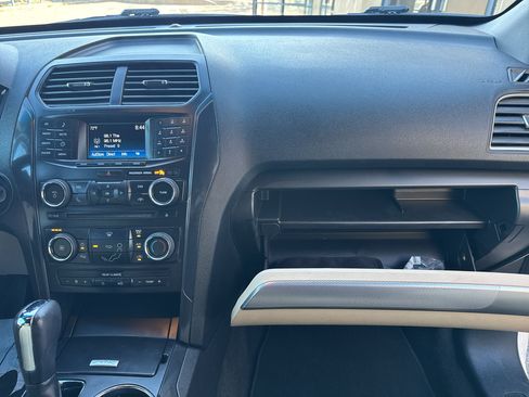Used 2017 Ford Explorer 4WD image 18