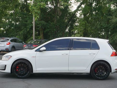 Used 2017 Volkswagen GTI SE FWD image 10