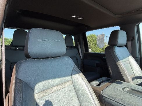 Used 2022 GMC Sierra 2500 Denali w/ Denali Ultimate Package AWD/4WD image 28