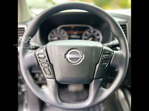Used 2024 Nissan Frontier SV image 15