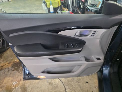 Used 2016 Honda Pilot Touring image 11