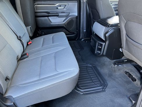 Used 2022 RAM 1500 Big Horn AWD/4WD image 17