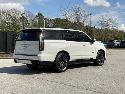 Used 2023 Cadillac Escalade V image 3