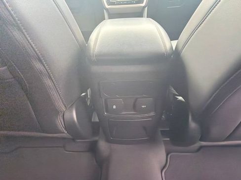 Used 2023 Ford Explorer XLT w/ Equipment Group 202A AWD/4WD image 37