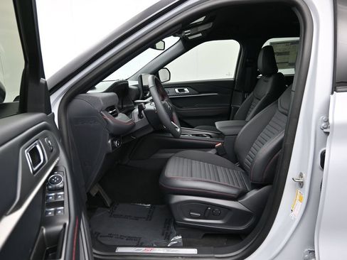 New 2026 Ford Explorer ST-Line w/ ST-Line Street Pack RWD image 13