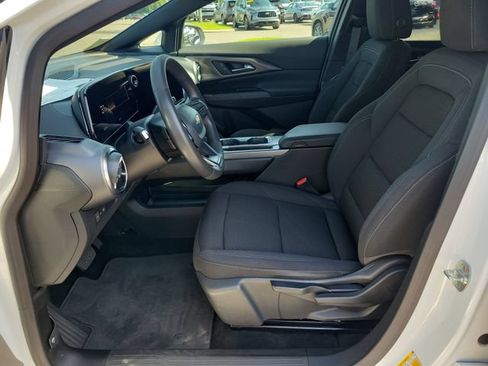 Used 2025 Chevrolet Equinox EV LT FWD image 21