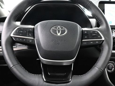 Used 2025 Toyota Grand Highlander AWD image 29
