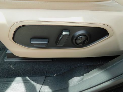 Used 2023 Jeep Grand Cherokee Limited image 10