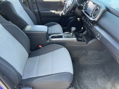 Used 2023 Toyota Tacoma TRD Sport AWD/4WD image 19