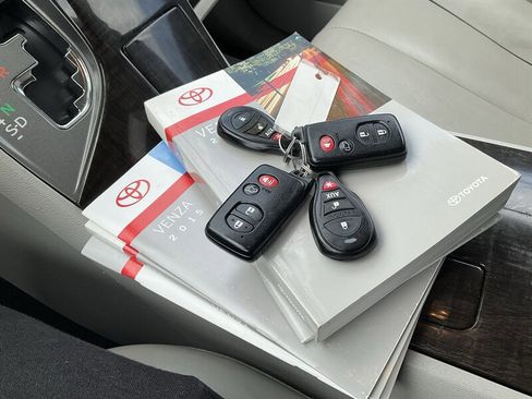 Used 2015 Toyota Venza XLE AWD/4WD image 24