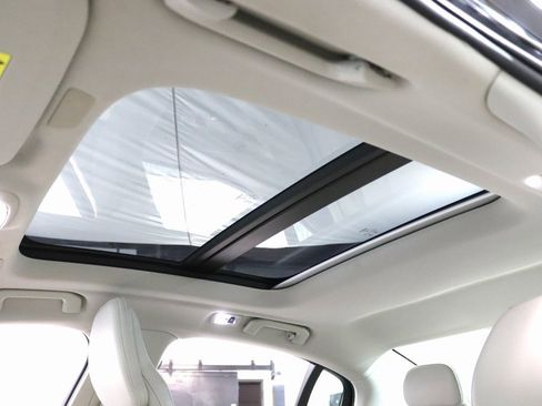 Used 2019 Volvo S60 T5 Momentum w/ Premium Package image 22