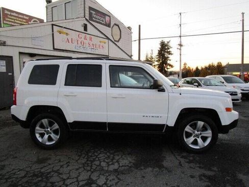 Used 2016 Jeep Patriot Latitude image 1
