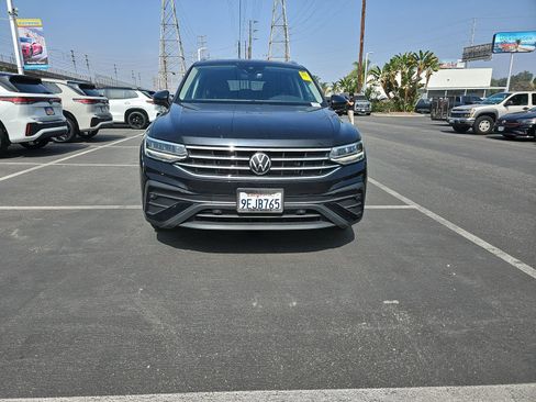 Certified 2023 Volkswagen Tiguan SE image 2