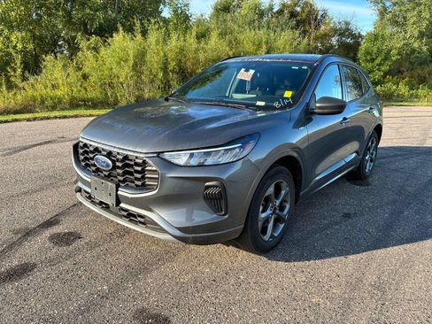 Used 2024 Ford Escape ST-Line w/ Tech Pack #1 AWD/4WD image 4