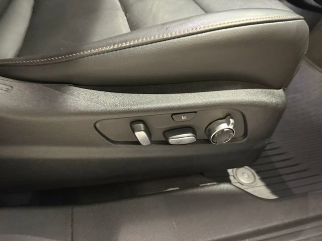 Used 2019 Cadillac XT4 Sport AWD/4WD image 14