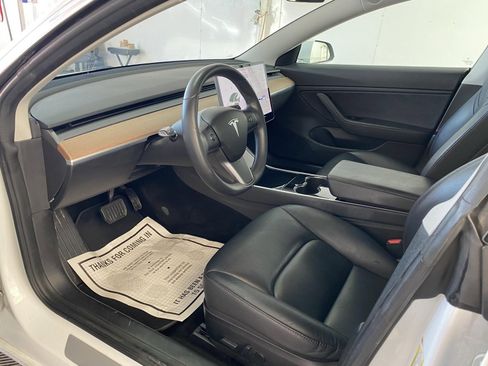 Used 2018 Tesla Model 3 Performance image 21