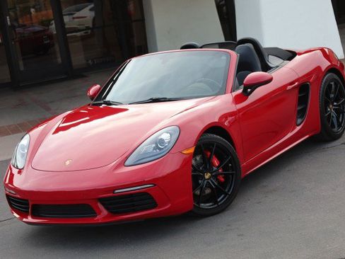Used 2017 Porsche 718 Boxster S RWD image 1