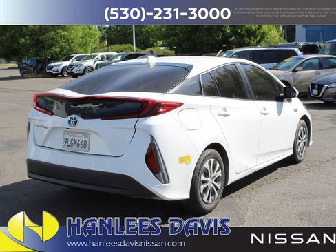 Used 2021 Toyota Prius Prime LE image 7