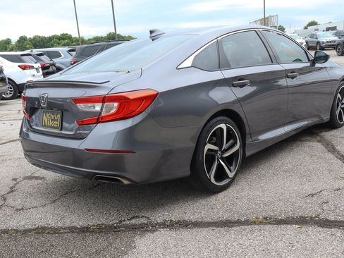 Used 2018 Honda Accord Sport image 4