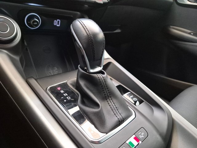 Used 2024 Alfa Romeo Tonale Ti w/ Premium Interior Package AWD/4WD image 10