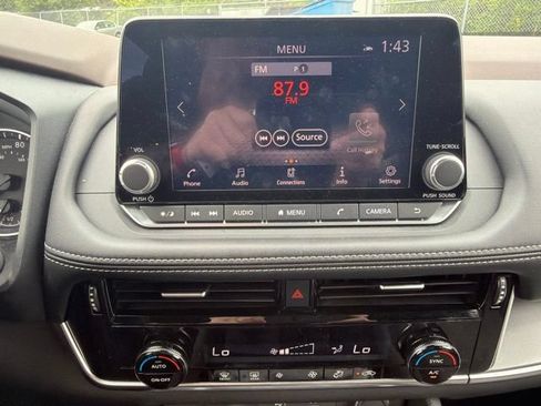 Used 2022 Nissan Rogue SV AWD/4WD image 11