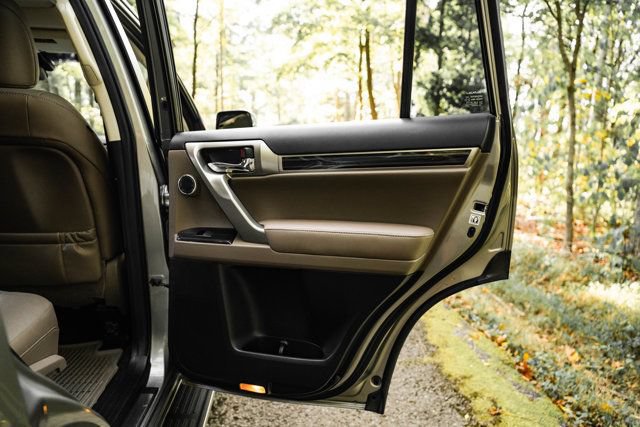 Used 2020 Lexus GX 460 Luxury w/ Luxury Sport Package AWD/4WD image 48