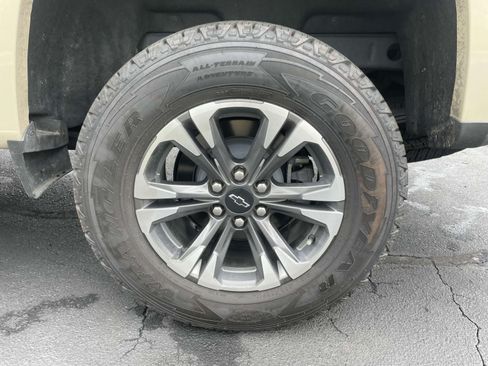 Used 2022 Chevrolet Colorado Z71 AWD/4WD image 7