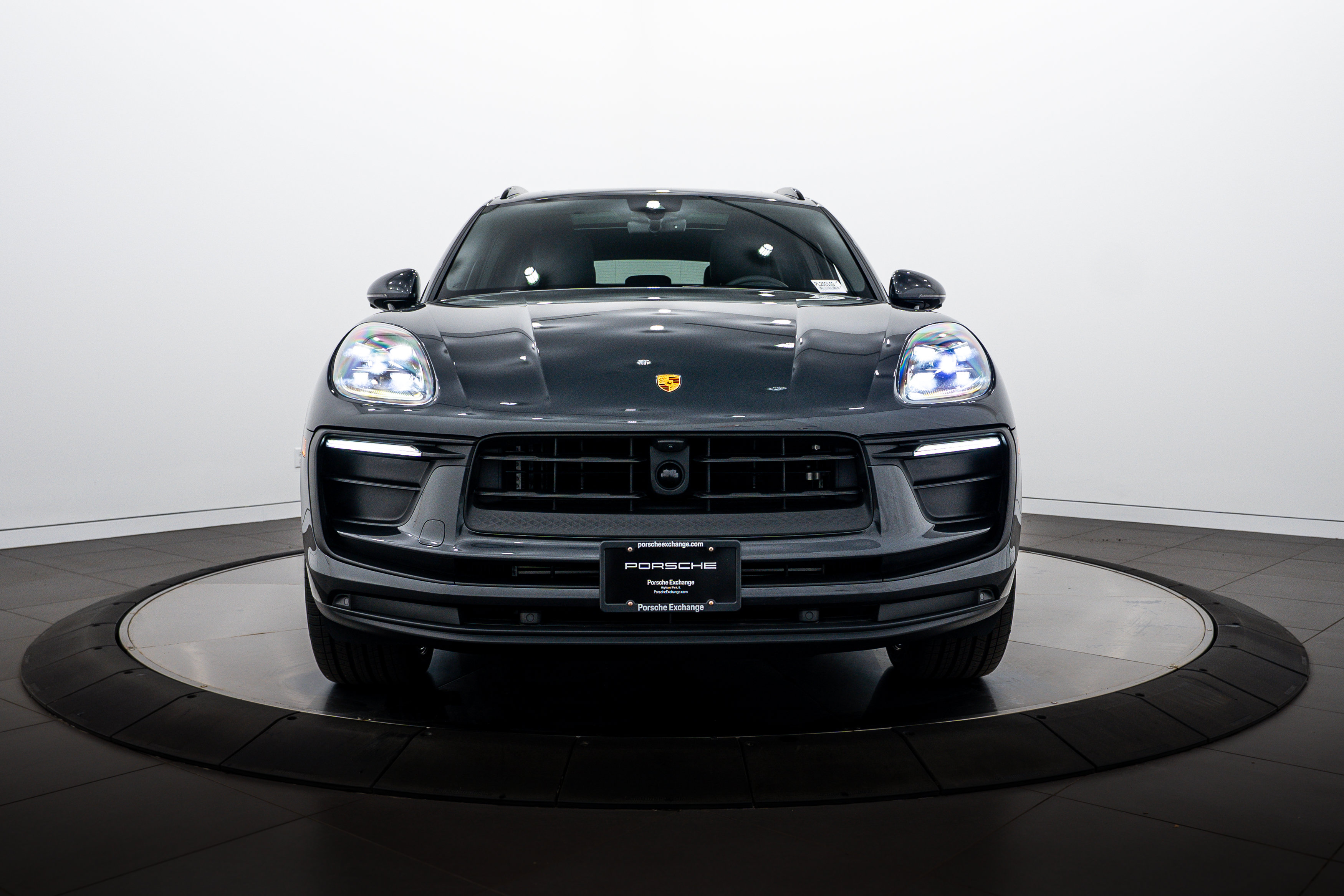 Certified 2026 Porsche Macan AWD/4WD image 10