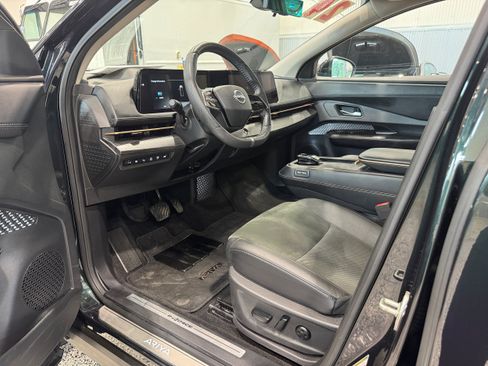 Used 2024 Nissan Ariya AWD image 13