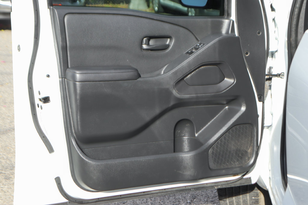 Used 2024 Nissan Frontier S w/ Technology Package RWD image 17