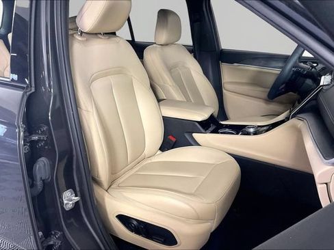 Used 2023 Jeep Grand Cherokee Limited AWD/4WD image 27